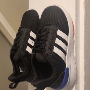 Kids size 8 Adidas Sneakers